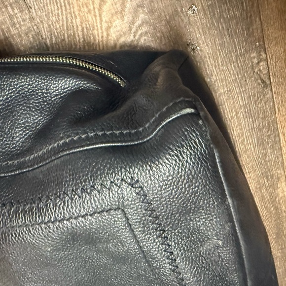 Isabella Fiore large black leather tote EUC-GUC minor wear on straps - Picture 8 of 16